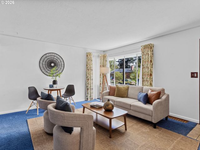 10445 Se CENTER St, Portland, OR 97266