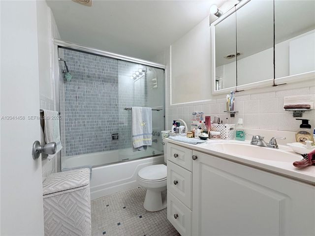 1120 102nd St 21, Bay Harbor Islands, FL 33154