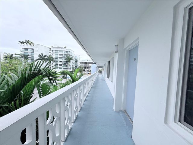 1120 102nd St 21, Bay Harbor Islands, FL 33154
