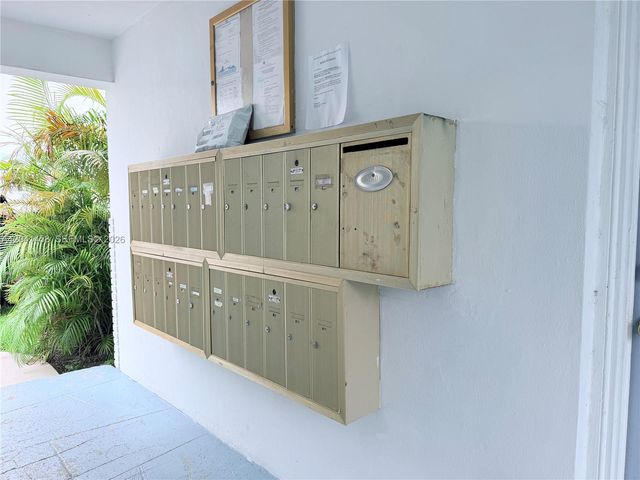 1120 102nd St 21, Bay Harbor Islands, FL 33154