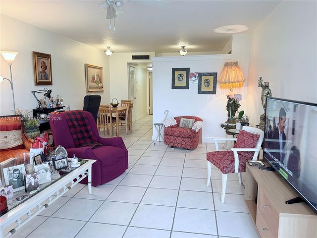 1120 102nd St 21, Bay Harbor Islands, FL 33154