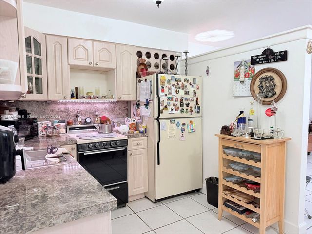 1120 102nd St 21, Bay Harbor Islands, FL 33154