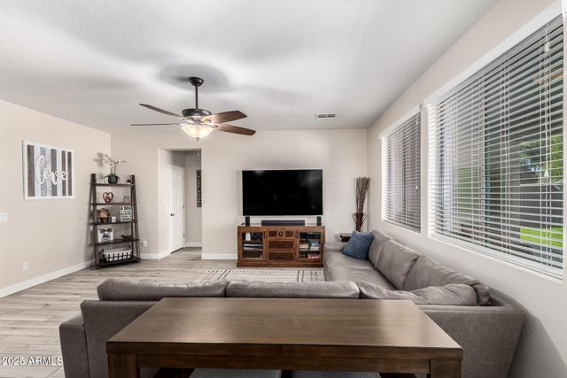 4668 S MCMINN Drive, Gilbert, AZ 85297