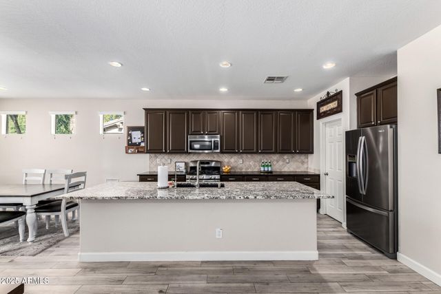 4668 S MCMINN Drive, Gilbert, AZ 85297