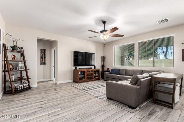 4668 S MCMINN Drive, Gilbert, AZ 85297