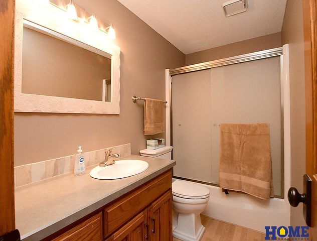 5940 Stable Lane, Lincoln, NE 68523