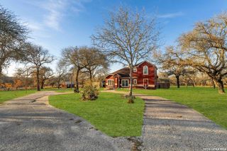 422 Arbor Vw, Adkins, TX 78101