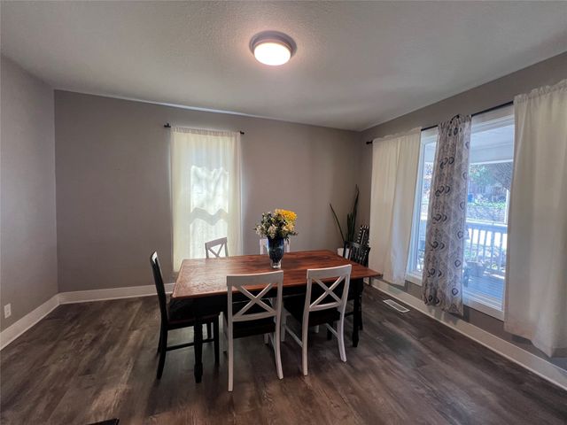 1343 7th Street, Des Moines, IA 50314