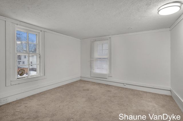 1537 Broadway Avenue NW, Grand Rapids, MI 49504