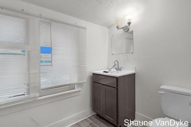 1537 Broadway Avenue NW, Grand Rapids, MI 49504