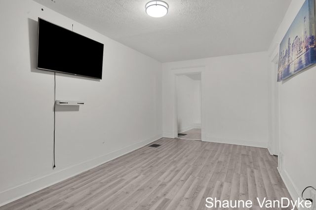 1537 Broadway Avenue NW, Grand Rapids, MI 49504