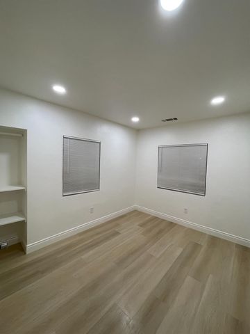 2524 E Grant Avenue, Fresno, CA 93701