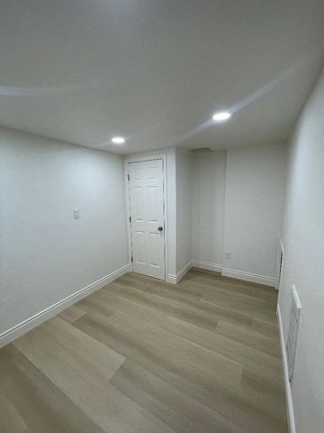 2524 E Grant Avenue, Fresno, CA 93701