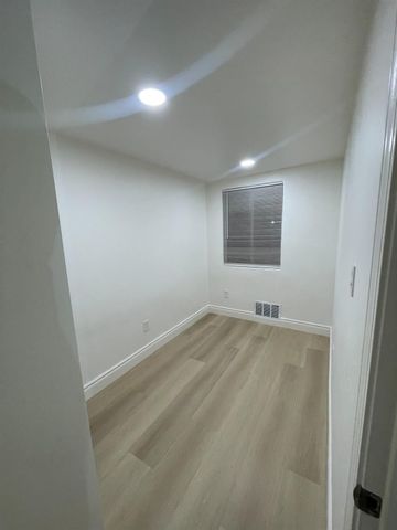 2524 E Grant Avenue, Fresno, CA 93701