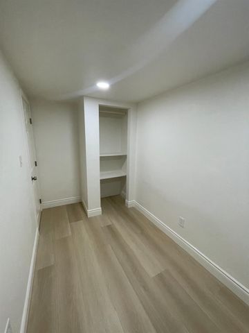 2524 E Grant Avenue, Fresno, CA 93701