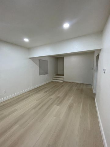 2524 E Grant Avenue, Fresno, CA 93701