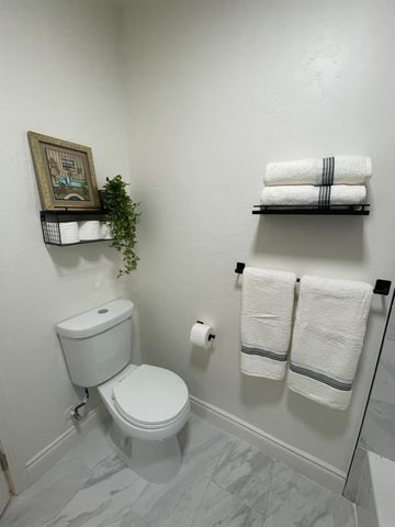 2524 E Grant Avenue, Fresno, CA 93701