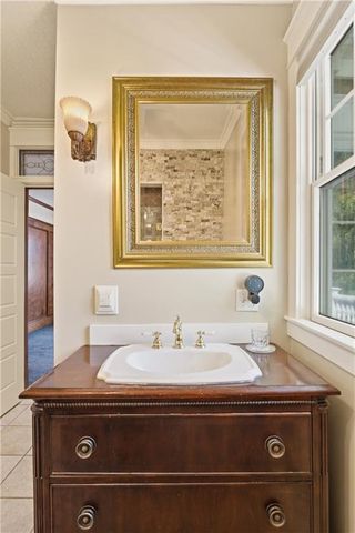 3300 E 10th Street, Kansas City, MO 64127