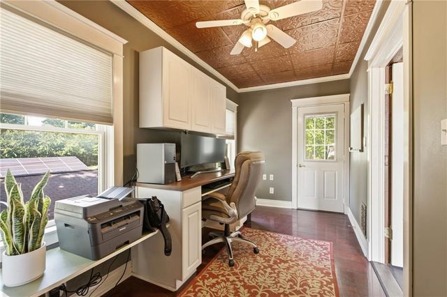 3300 E 10th Street, Kansas City, MO 64127