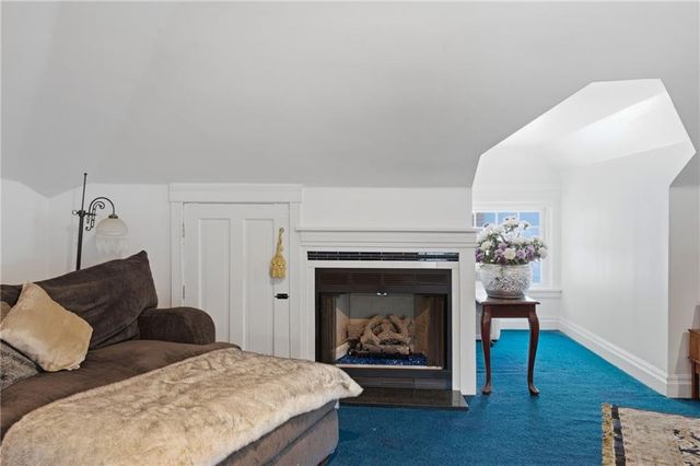 3300 E 10th Street, Kansas City, MO 64127