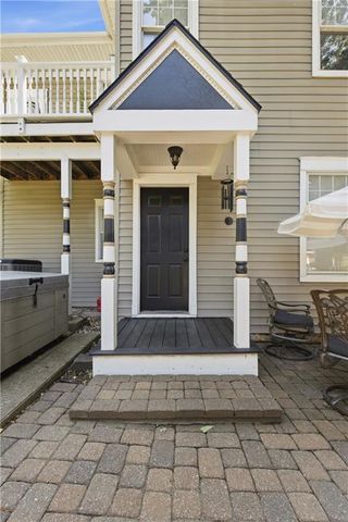 3300 E 10th Street, Kansas City, MO 64127
