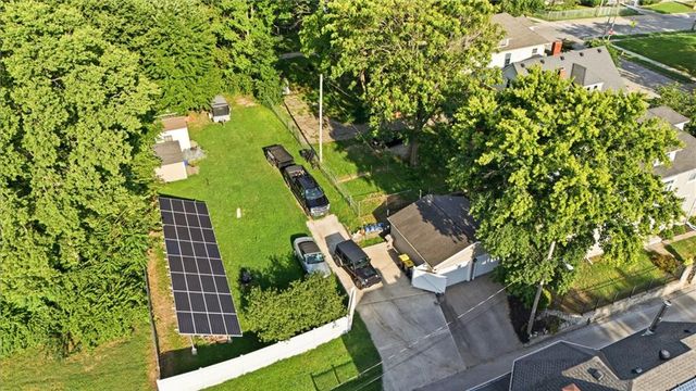3300 E 10th Street, Kansas City, MO 64127