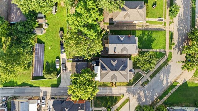 3300 E 10th Street, Kansas City, MO 64127