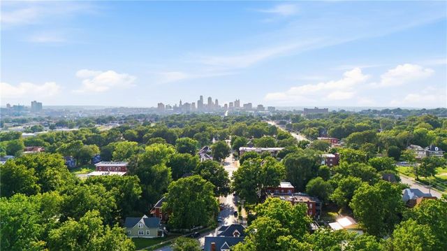 3300 E 10th Street, Kansas City, MO 64127