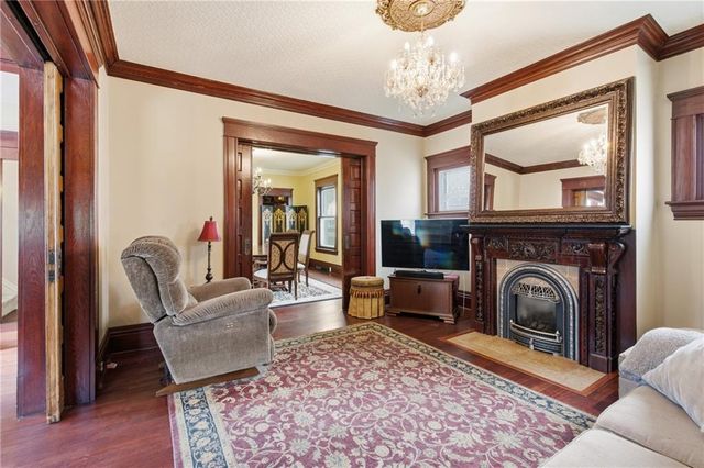 3300 E 10th Street, Kansas City, MO 64127