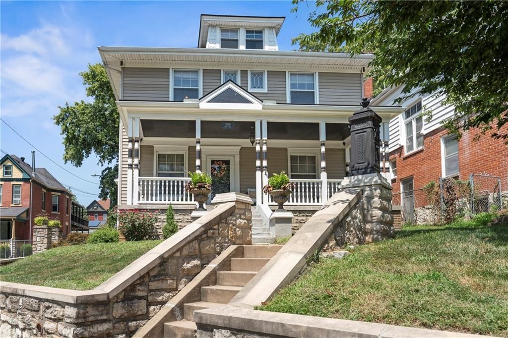3300 E 10th Street, Kansas City, MO 64127