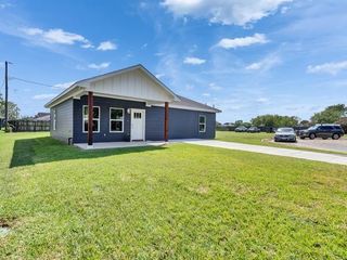 1010 Glenbrook Drive, Eagle Lake, TX 77434