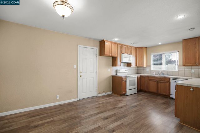 1515 Thornwood Dr, Concord, CA 94521