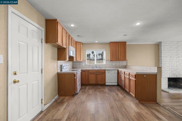 1515 Thornwood Dr, Concord, CA 94521