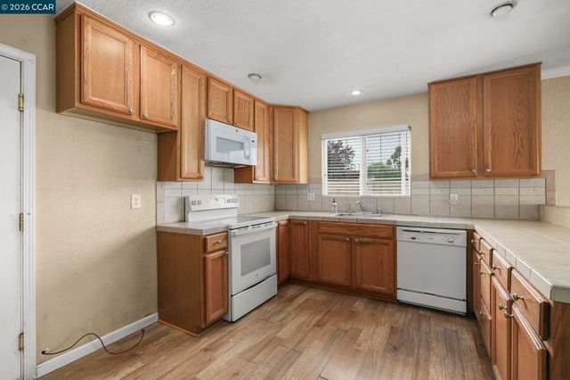 1515 Thornwood Dr, Concord, CA 94521