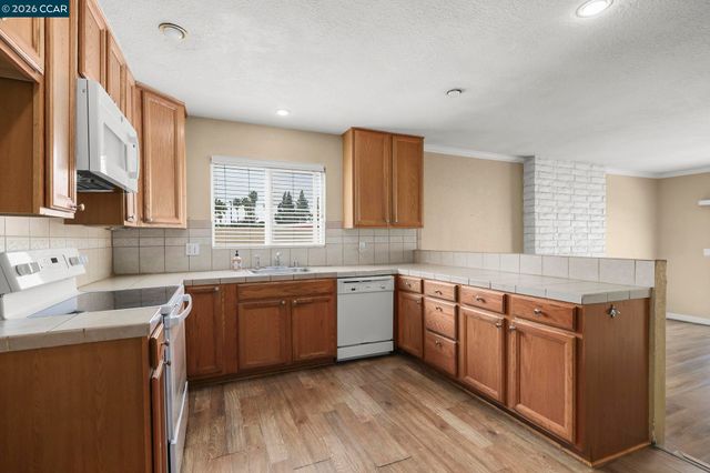 1515 Thornwood Dr, Concord, CA 94521