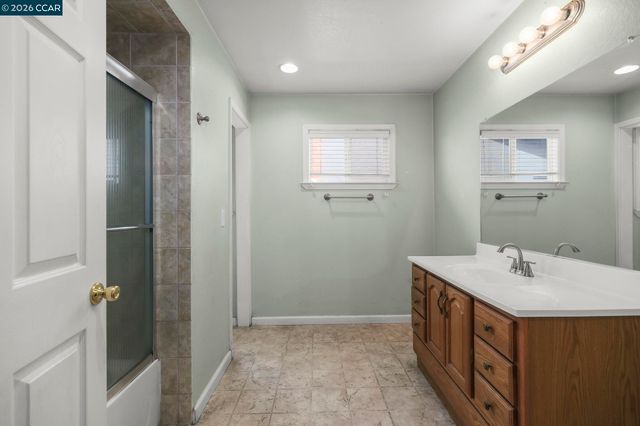 1515 Thornwood Dr, Concord, CA 94521