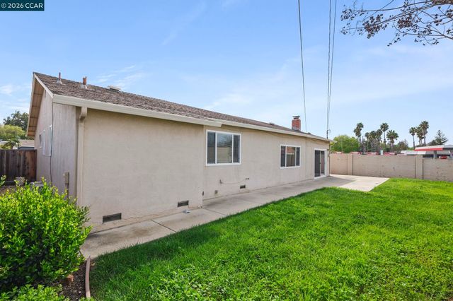 1515 Thornwood Dr, Concord, CA 94521