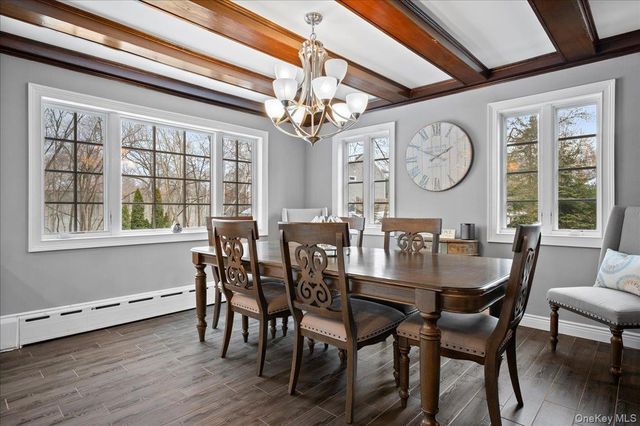 194 Hickory Grove Drive E, Larchmont, NY 10538