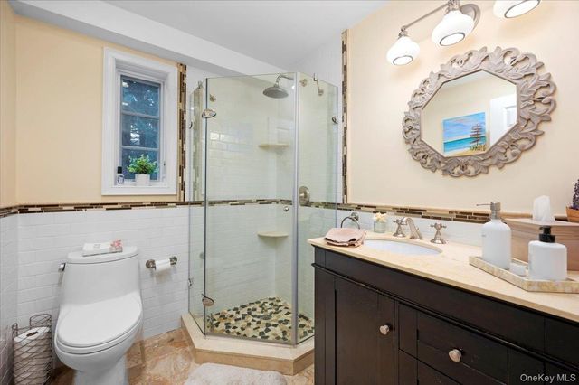 194 Hickory Grove Drive E, Larchmont, NY 10538