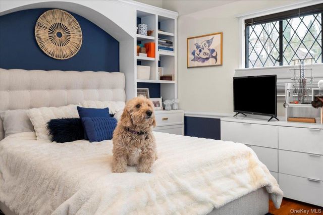 194 Hickory Grove Drive E, Larchmont, NY 10538