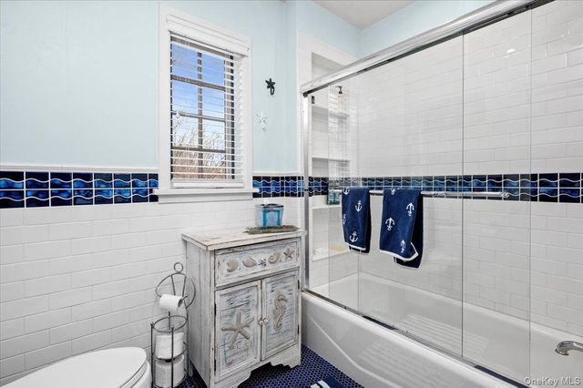 194 Hickory Grove Drive E, Larchmont, NY 10538