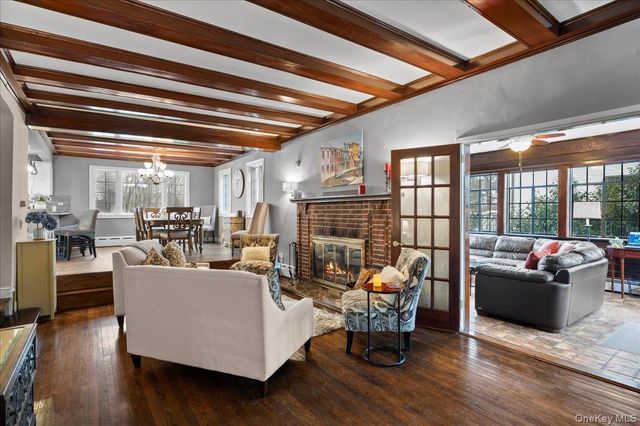 194 Hickory Grove Drive E, Larchmont, NY 10538