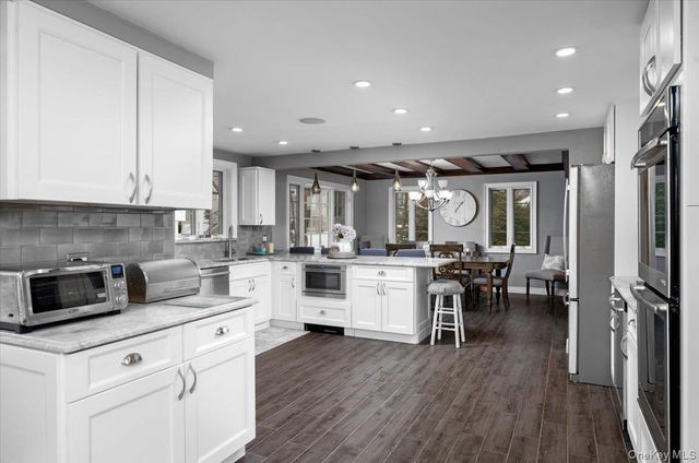 194 Hickory Grove Drive E, Larchmont, NY 10538