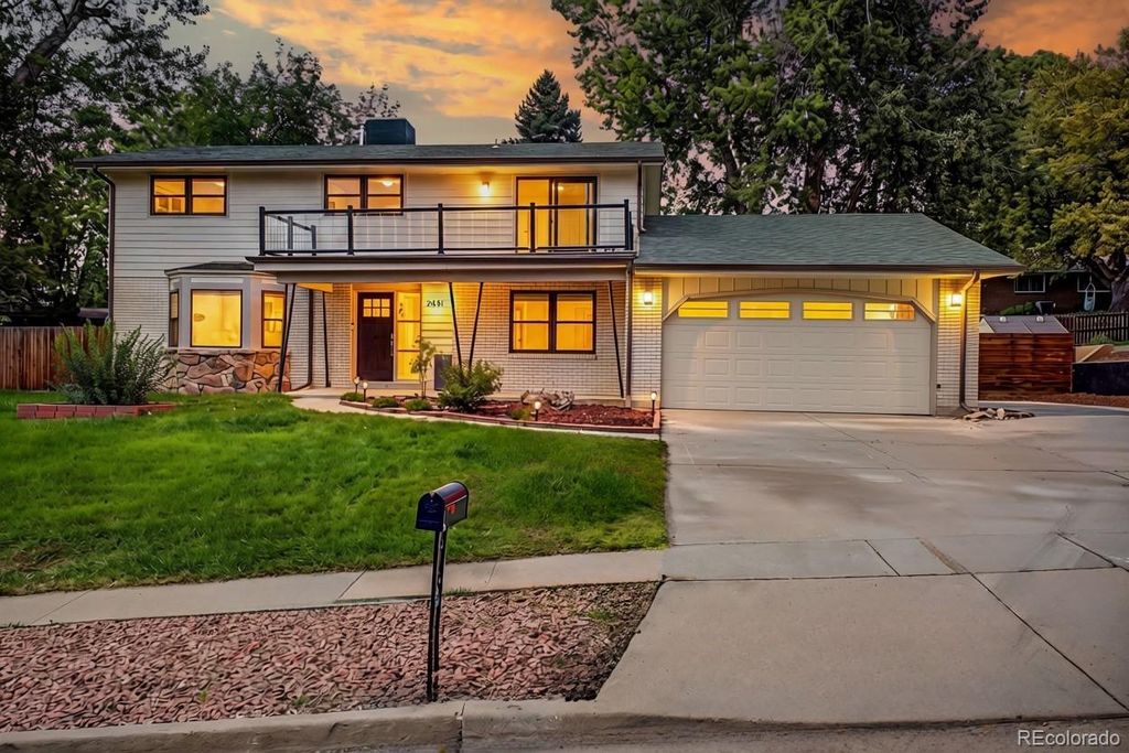 2681 S Chase Lane, Lakewood, CO 80227