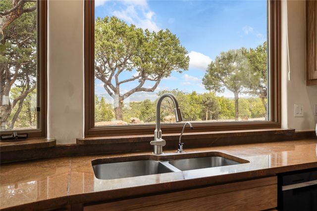 40 N Vuelta Herradura, Santa Fe, NM 87506