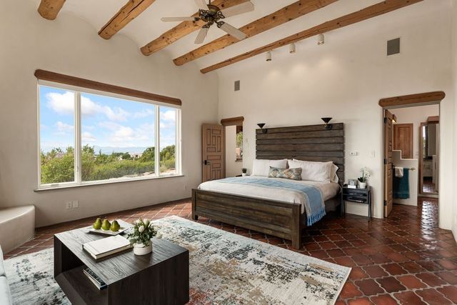 40 N Vuelta Herradura, Santa Fe, NM 87506