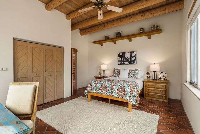 40 N Vuelta Herradura, Santa Fe, NM 87506
