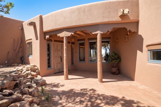 40 N Vuelta Herradura, Santa Fe, NM 87506