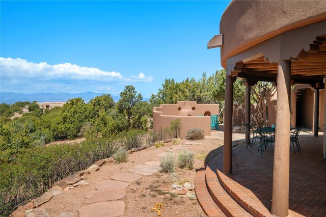 40 N Vuelta Herradura, Santa Fe, NM 87506