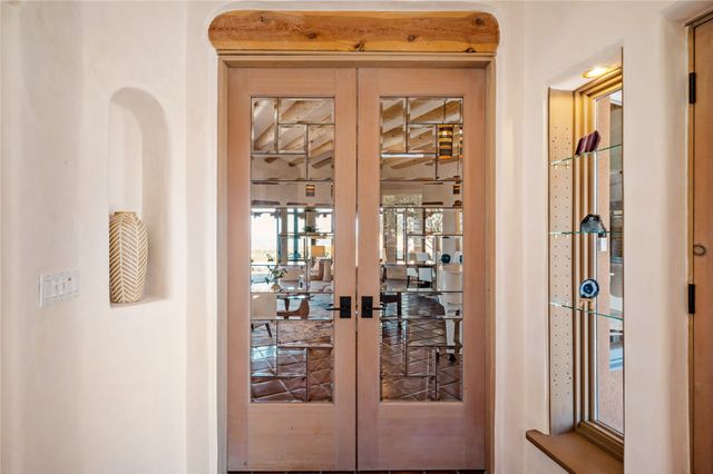 40 N Vuelta Herradura, Santa Fe, NM 87506